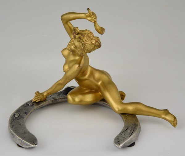 Sculpture bronze Art Nouveau nu assis sur fer de chaval