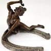 Art Nouveau sculpture bronze femme nue sur fer à cheval