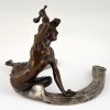 Jugendstil Bronze Skulptur Frauenakt auf Hufeisen