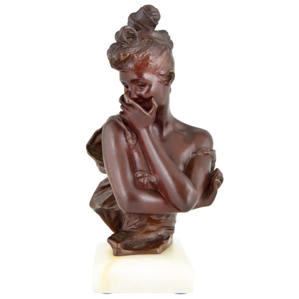 Art Nouveau buste enbronze d’une femme timide