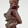 Art Nouveau buste enbronze d’une femme timide