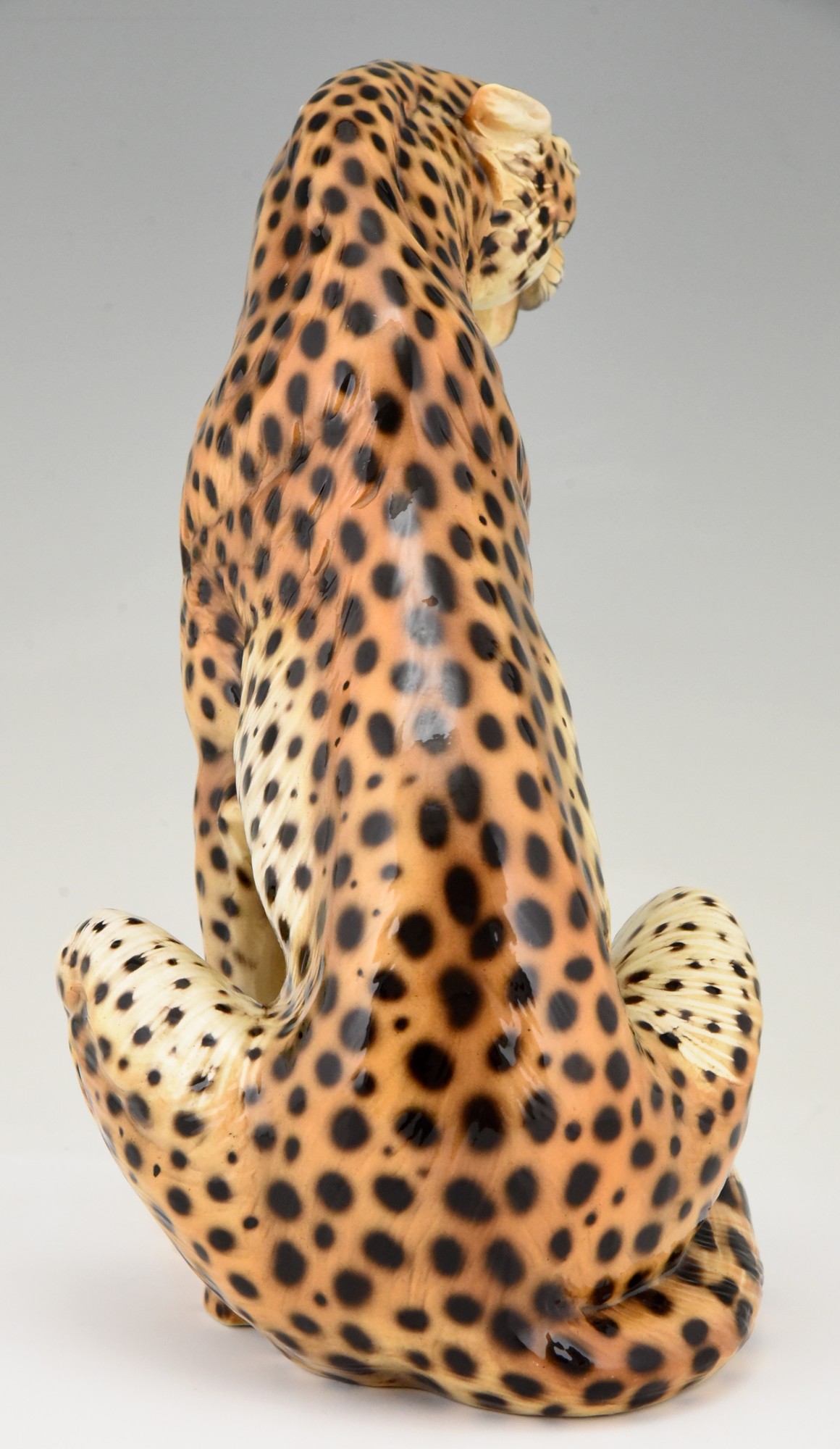 Vintage cheetah sculpture in modern ceramic, Italy 1970