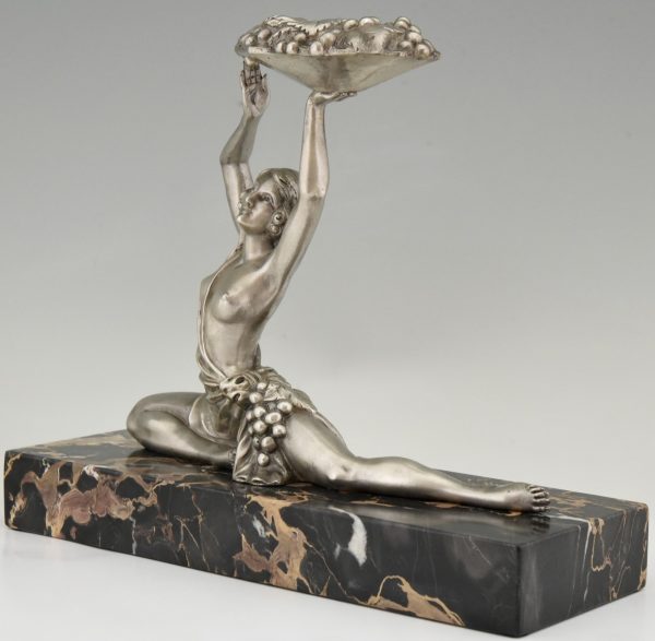 Art Deco bronzen sculptuur danseres met druiven