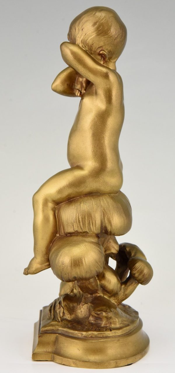 Art Nouveau sculpture bronze doré garçon sur un champignon