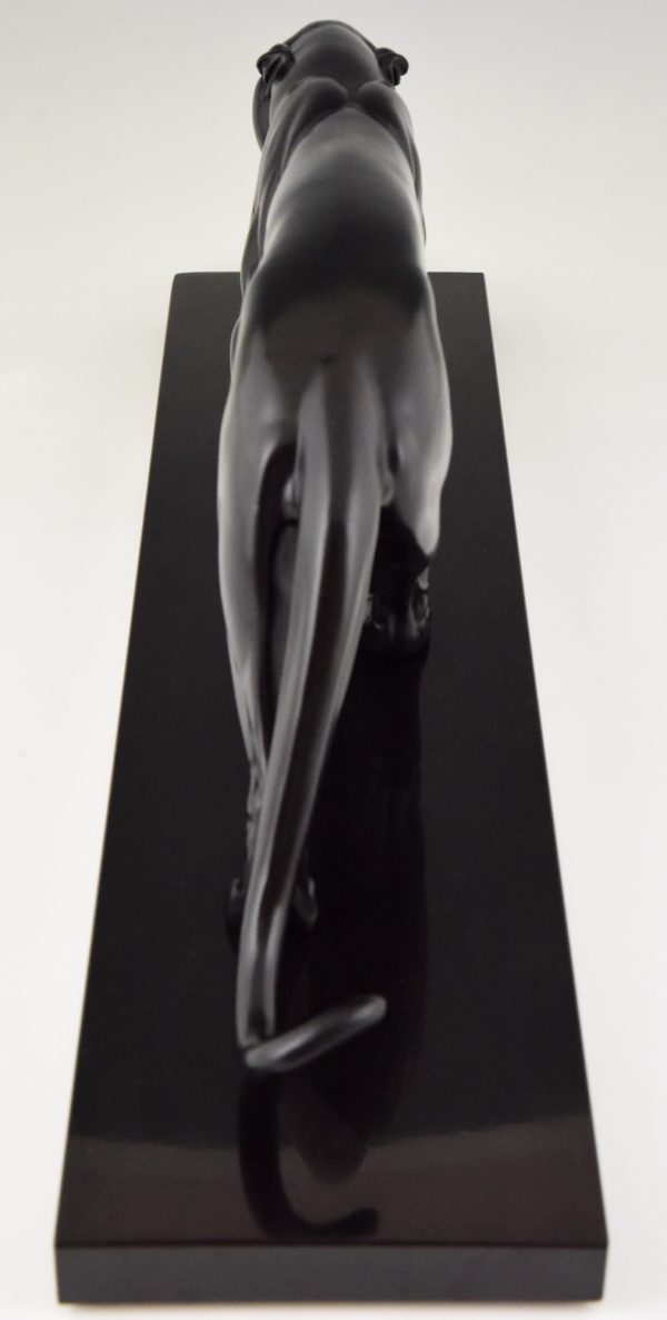 Art Deco sculpture panthère noir.