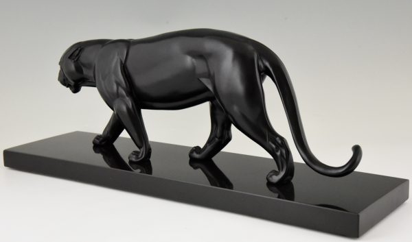 Art Deco sculpture panthère noir.