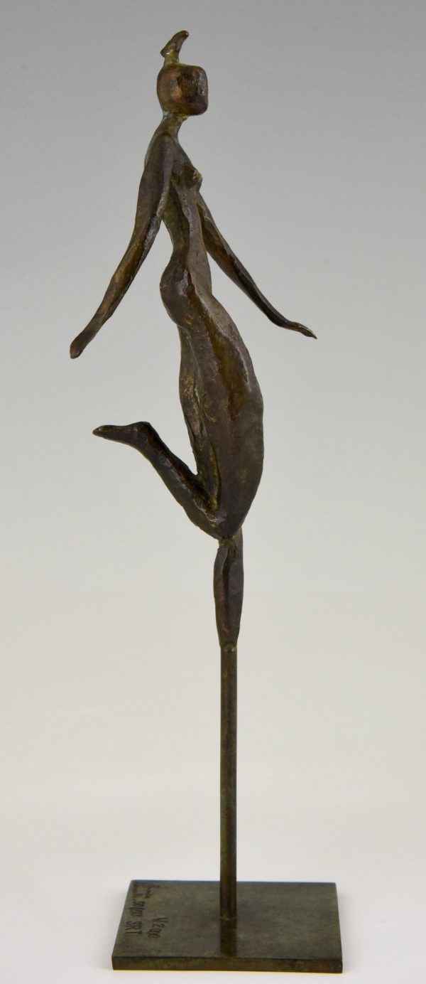 2 Moderne bronzen sculpturen dansend paar