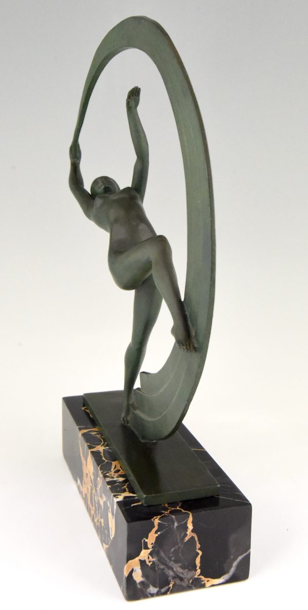 Art Deco Skulptur Tänzerin Frauenakt, Bacchanale