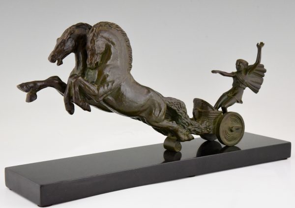 Art Deco bronzen sculptuur paarden met strijdwagen