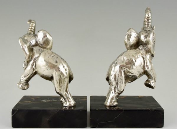 Art Deco verzilverd bronzen boekensteunen olifant