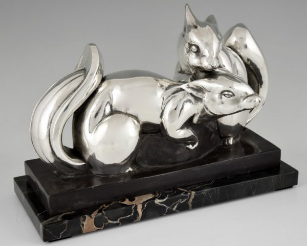 Art Deco versilberte Bronze zwei Eichhörnchen