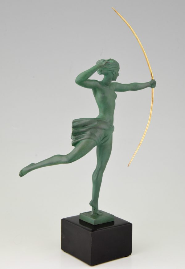 Diana, Art Deco sculpture nude with bow
