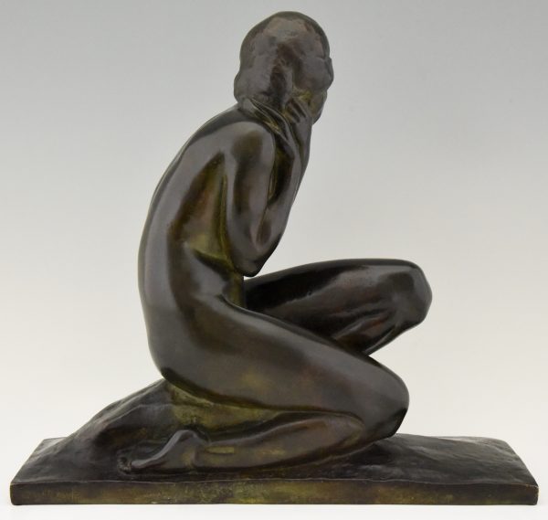 Art Deco sculpture bronze femme nue agenouillé