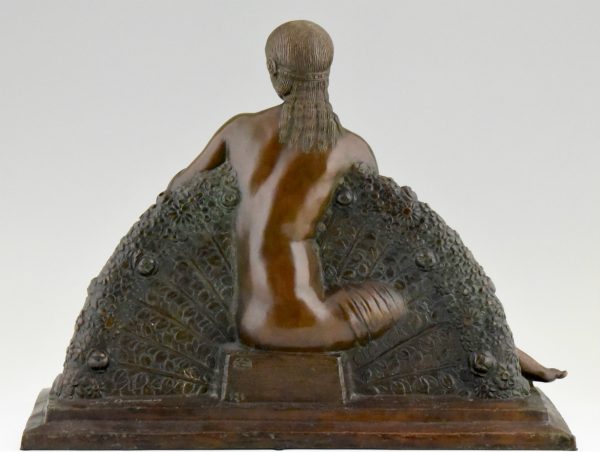 Bronze sculpture Art Deco femme nue avec rose