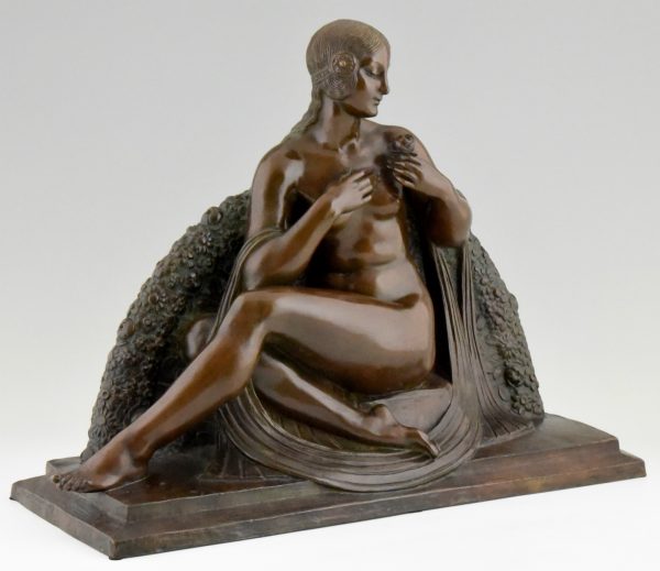 Bronze sculpture Art Deco femme nue avec rose