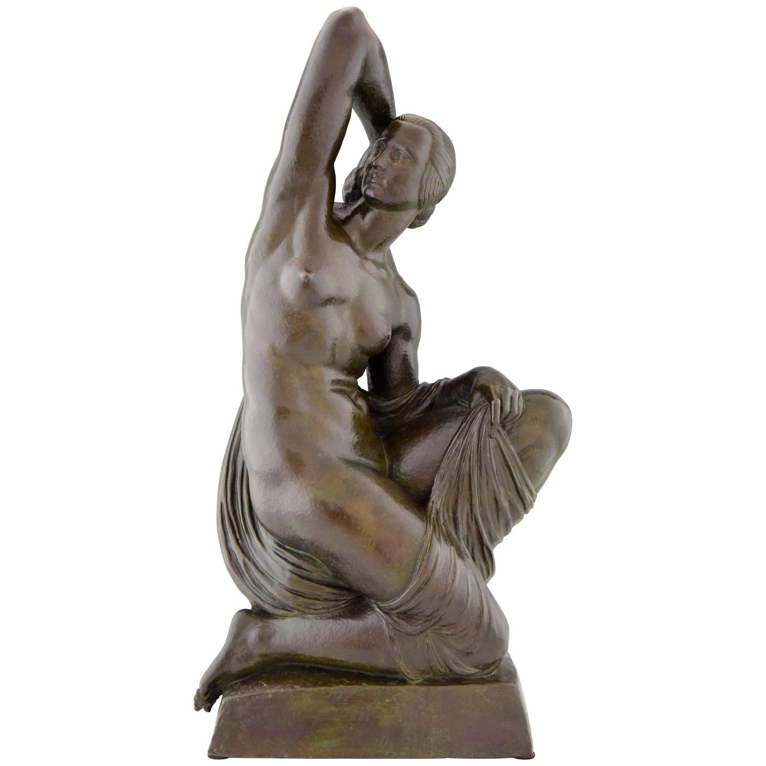 Art Deco bronze sculpture female nude. Art Deco bronze sculpture female nude.