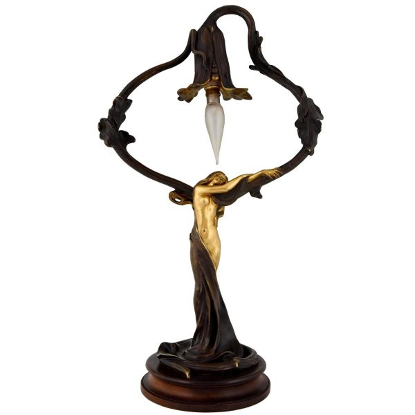 Art Nouveau lampe en bronze avec nu féminin