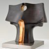 Modern abstract bronzen beeld