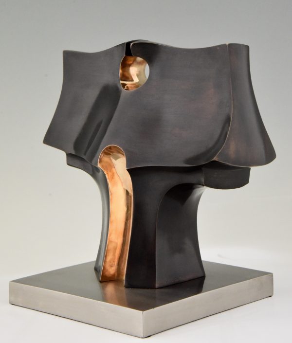Deidad or Deity, bronze abstract sculpture