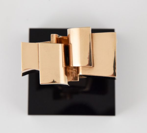 Modern bronzen beeld abstract