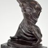 Pelgrim bronzen sculptuur man met lange mantel en hoed