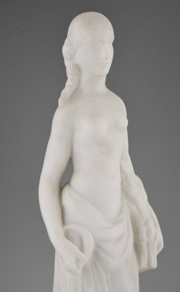 Art Deco sculpture en marble femme nue