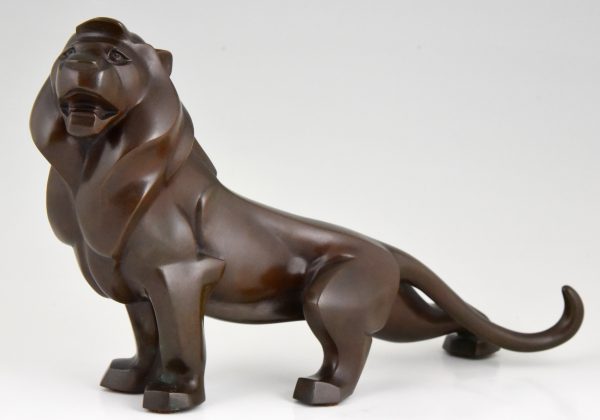 Art Deco bronze sculpture of a lion.