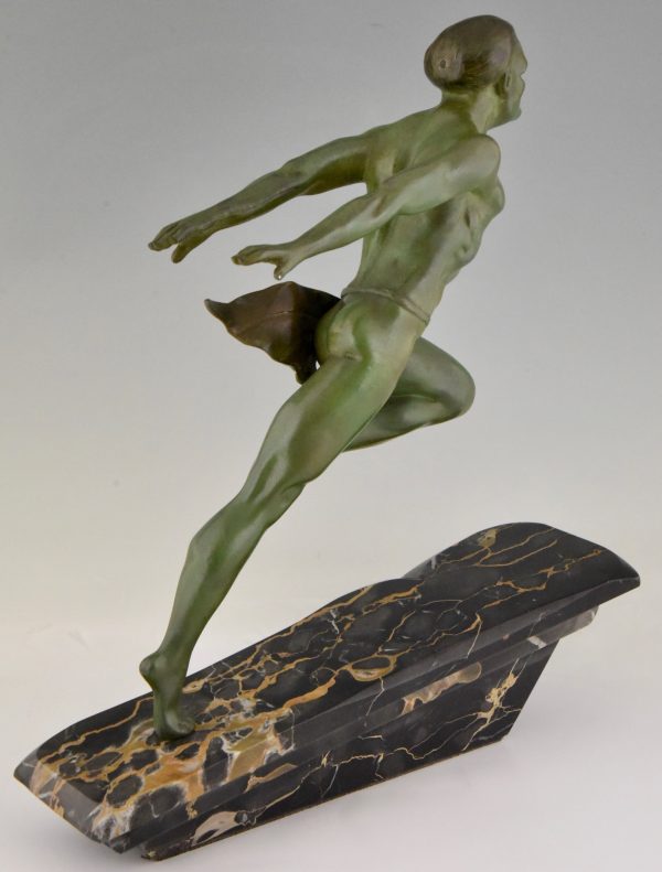 Art Deco sculpture homme courant athlete