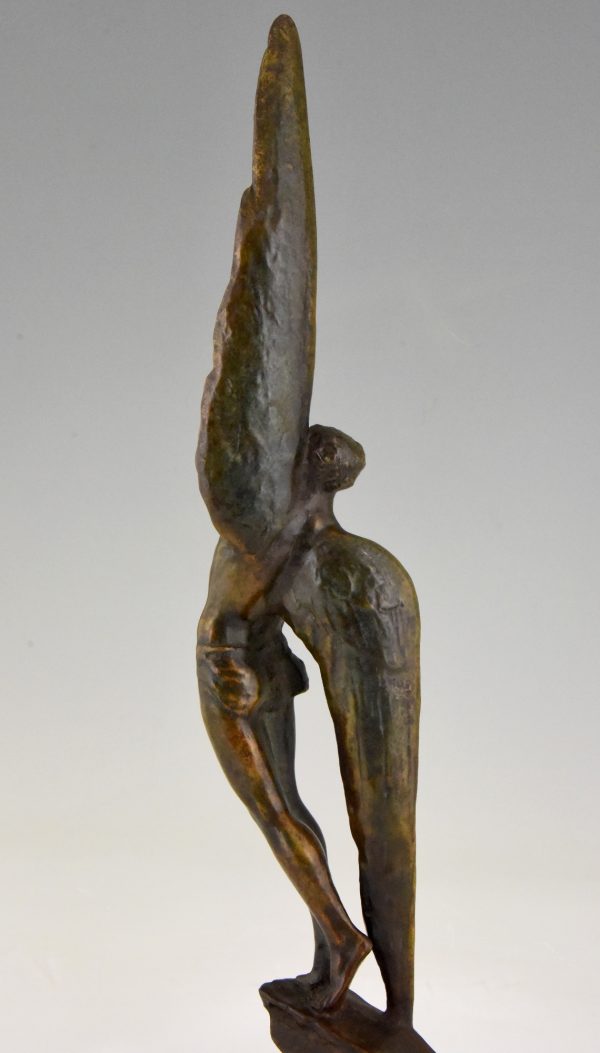 Art Deco sculpture en bronze Icare homma aillé