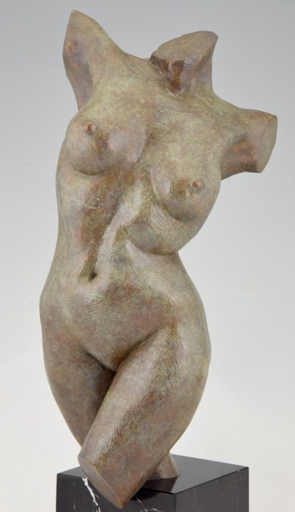 Moderne bronzen sculptuur vrouwentorso