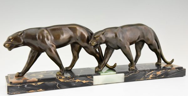 Art Deco sculpture of two panthers