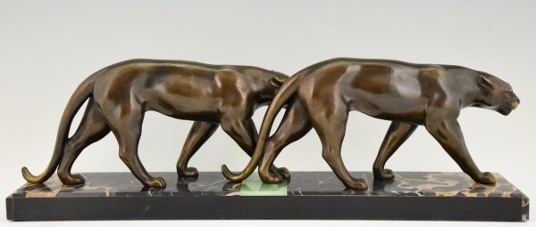 Art Deco sculpture of two panthers