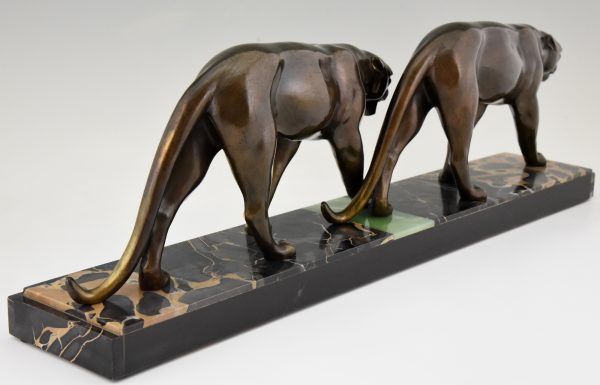 Art Deco sculpture of two panthers