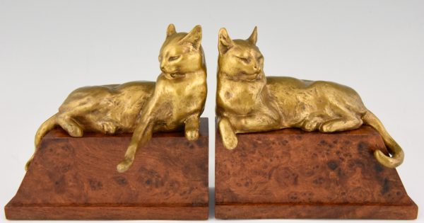 Buchstützen in Bronze mit Katzen