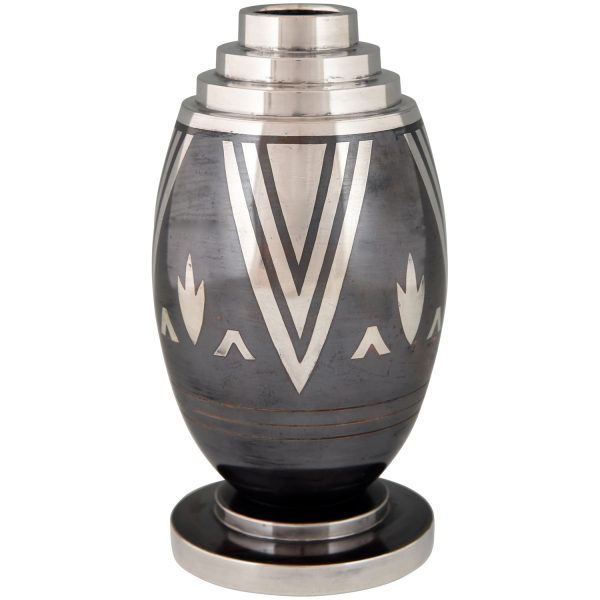 Art Deco Vase dinanderie au motifs géométriques