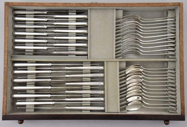 Boreal Art Deco 144 pc silvered flatware set in original case