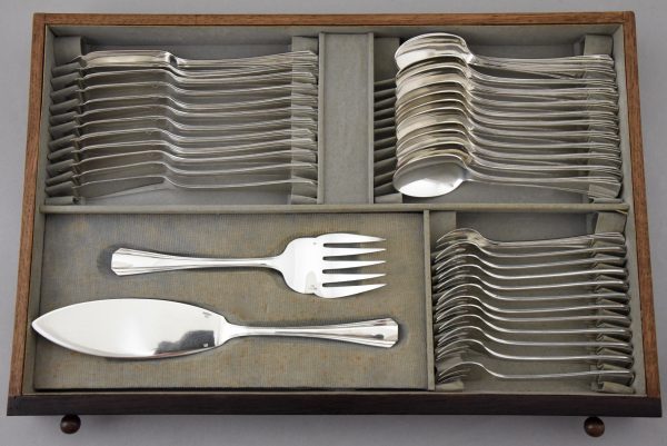 Boreal menagère Art Deco 144 pieces metal argenté dans ecrin d’origine