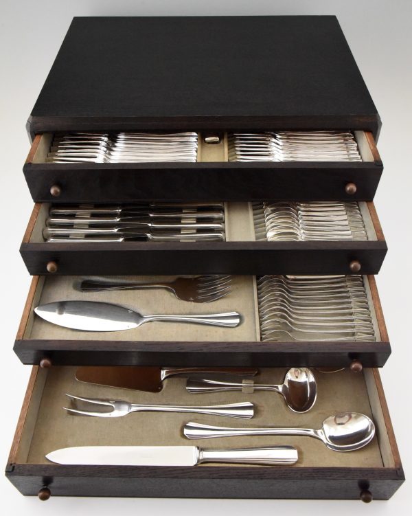 Boreal Art Deco 144 pc silvered flatware set in original case