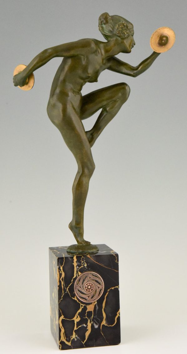 Art Deco bronzen sculptuur naakte danseres met cimbalen