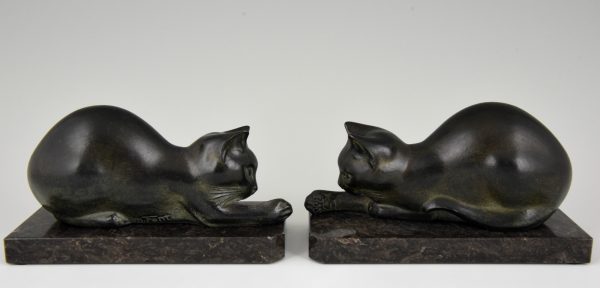 Art Deco cat bookends