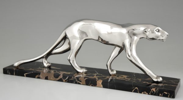 Art Deco sculpture panthère