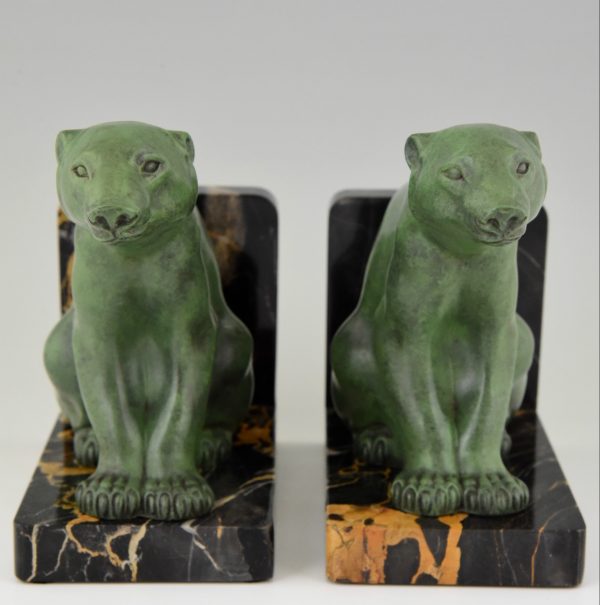 Art Deco polar bear bookends