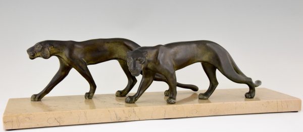 Art Deco sculpture of two panthers