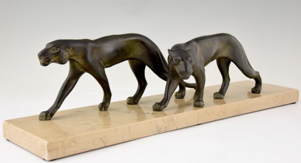 Art Deco sculpture of two panthers