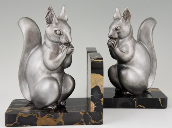 Art Deco boekensteunen eekhoorns