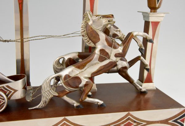 Art Deco lamp met wagenmenner en paarden