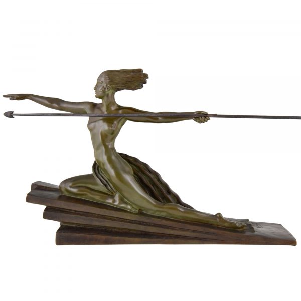 Amazone, Art Deco bronzen beeld naakte vrouw met speer.