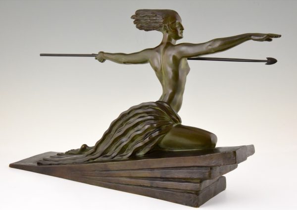 Amazon, Art Deco bronze sculpture of a nude with spear