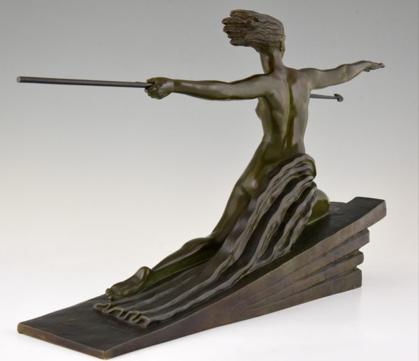 Amazone, Art Deco bronzen beeld naakte vrouw met speer.