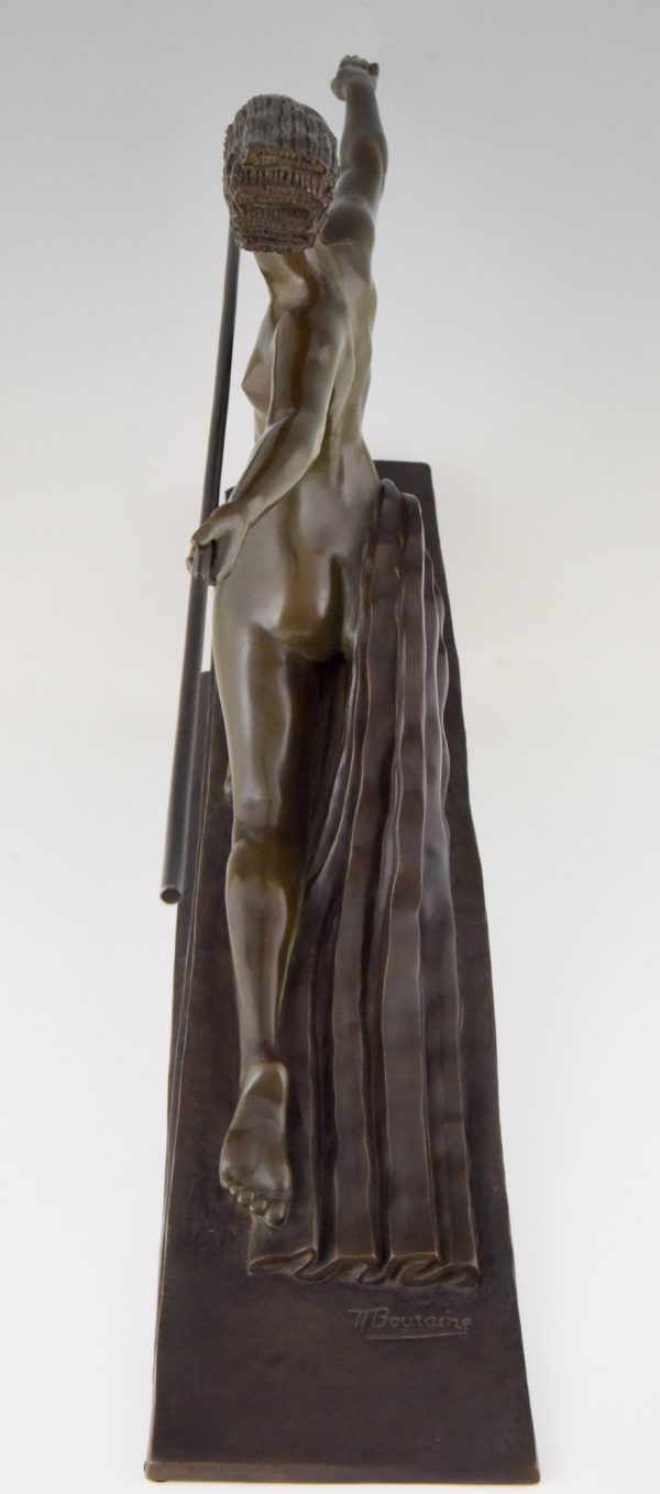 Amazone, Art Deco bronzen beeld naakte vrouw met speer.